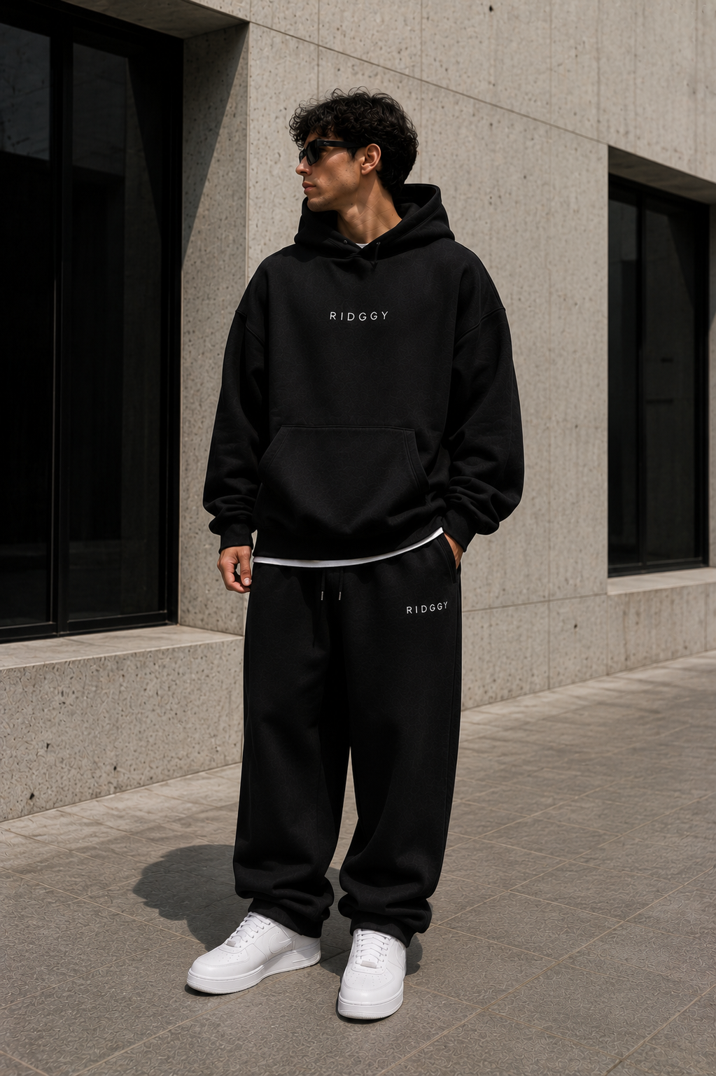 RIDGGY Black